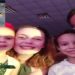 Os corpos de uma criança de 3 anos e de sua mãe foram encontrados, na tarde desta segunda-feira (10), ao lado do carro da família deles, que foi soterrado por um deslizamento de encosta
