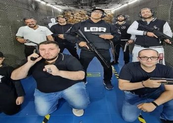 Mais do que um hobby, a prática do tiro no Brasil atual é um estilo de vida. Dados inéditos mostram que o universo armamentista teve um crescimento sem precedentes no último ano. Até novembro de 2021, o Exército concedeu 1.162 novos registros por dia a Caçadores, Atiradores e Colecionadores (CACs)