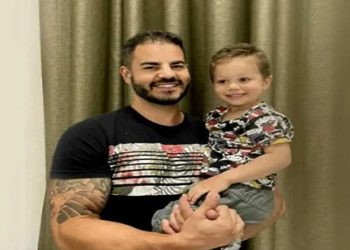 Filho de 2 anos de delegado morre engasgado com tampa de garrafa pet O delegado Carlos Alberto Gomes Pereira Filho escreveu uma carta enviada à imprensa na terça-feira (11/1)