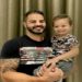 Filho de 2 anos de delegado morre engasgado com tampa de garrafa pet O delegado Carlos Alberto Gomes Pereira Filho escreveu uma carta enviada à imprensa na terça-feira (11/1)