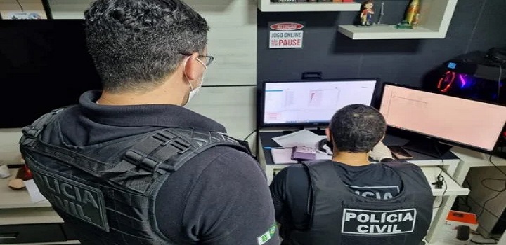 Um técnico administrativo do Senado Federal, de 31 anos, preso na manhã desta quarta-feira (26/1) pela Polícia Civil do Distrito Federal (PCDF), foi flagrado com 2 mil arquivos de pornografia infanto-juvenil no celular.