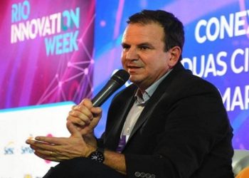 O prefeito Eduardo Paes anunciou nesta quinta-feira (dia 13), na Rio Innovation Week, que a Prefeitura do Rio pretende investir uma porcentagem do Tesouro em criptomoedas