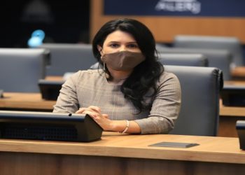 Deputados reagem contra passaporte vacinal de crianças* *_Márcio Labre ameaça ir à Justiça; Rosane Felix demostra preocupação com efeitos colaterais