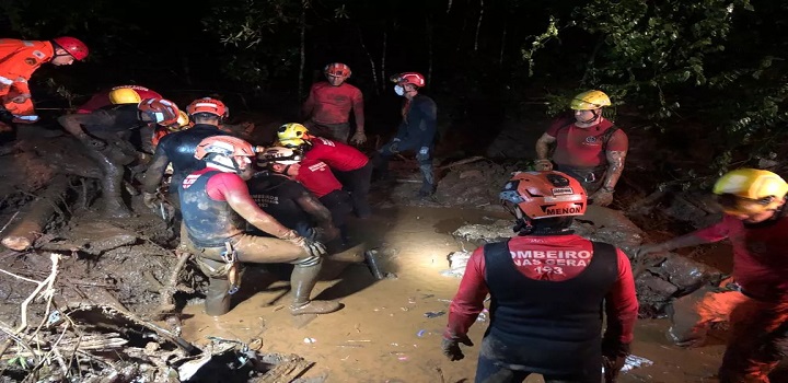 A Coordenadoria Estadual de Defesa Civil (Cedec) confirmou, na manhã desta terça-feira (11), mais dez mortes em decorrência da chuva em Minas Gerais em apenas 24 horas.