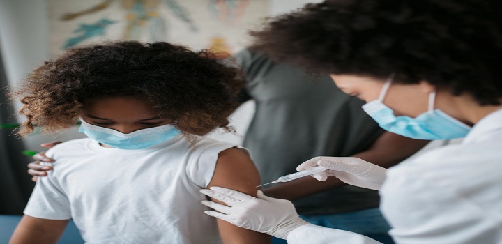 Anvisa discute aplicação da Coronavac em crianças a partir de 3 anos