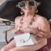 Vovó Izaura, de 80 anos, surpreendeu seus mais de 234 mil seguidores no Instagram com uma foto nua nesta sexta-feira (28).