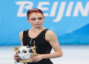 Atleta que mais ousou no programa livre da patinação artística, Alexandra Trusova não ficou nada feliz com as notas que foram atribuídas à sua apresentação.