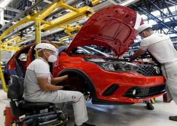Produção de veículos despenca em janeiro 2022