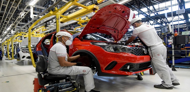 Produção de veículos despenca em janeiro 2022