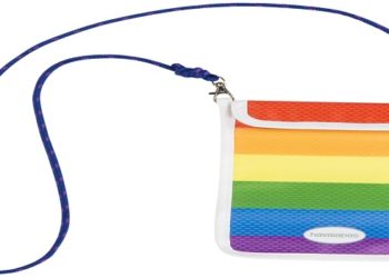 hAVAIANAS PRIDE: Dentre os novos produtos estão a Phone Bag Havaianas Pride e a Mochila Havaianas Urban Journey Pride, com 95% de tecidos reciclados e pensada para ser multifuncional, com compartimento para laptop e espaço extra para acessórios