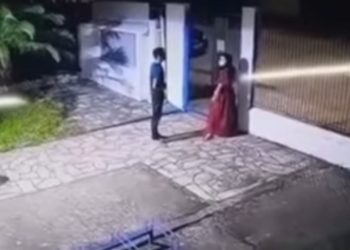 diretora de uma escola em Caraguatatuba foi esfaqueada por um aluno na noite desta terça-feira (22)