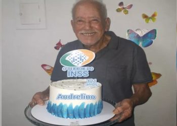 aposentado Andrelino Vieira da Silva comemorou o aniversário de 121 anos de idade