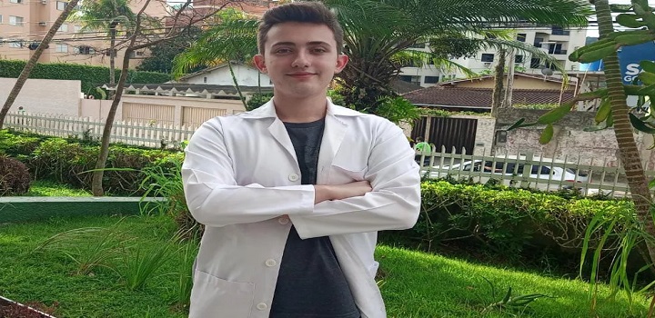 Artur aTAIDE: ESTUDANTE AUTISTA DE 18 ANOS É APROVADO EM MEDICINA ESTUDANDO EM CASA