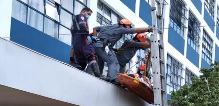 Uma mulher atirou-se da janela durante a realização da prova da Ordem dos Advogados do Brasil (OAB) em Sorocaba, no interior de São Paulo. A identidade da vítima não foi revelada.
