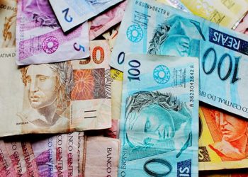 PIX e fim do auxílio emergencial tiram de circulação R$ 45 bilhões em cédulas e moedas