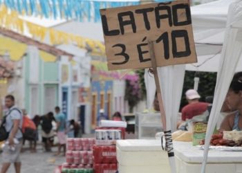 Com o avanço da variante Ômicron pelo País e as incertezas sobre a realização da festa, as companhias do setor de bebidas alcoólicas precisaram repensar suas campanhas e até postergar a publicidade.