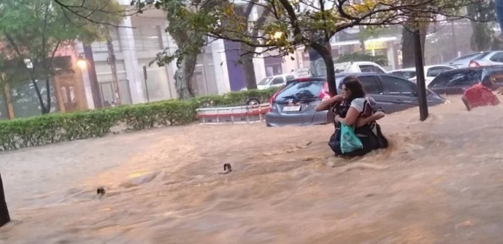 Mortos pelas chuvas em petrópolis