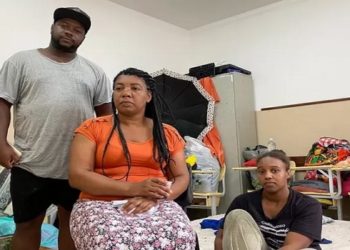 Famílias desabrigadas em petrópolis