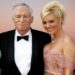 Ex namoradas celebram morte de Hugh Hefner