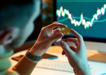 Homem junta quase um milhão de reais comprando frações de bitcoin desde 2017