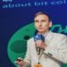“Guru” das criptomoedas paga mico ao vivo em operação milionária Carl um daqueles tipos que vendem curso em vídeos mostrando carrões