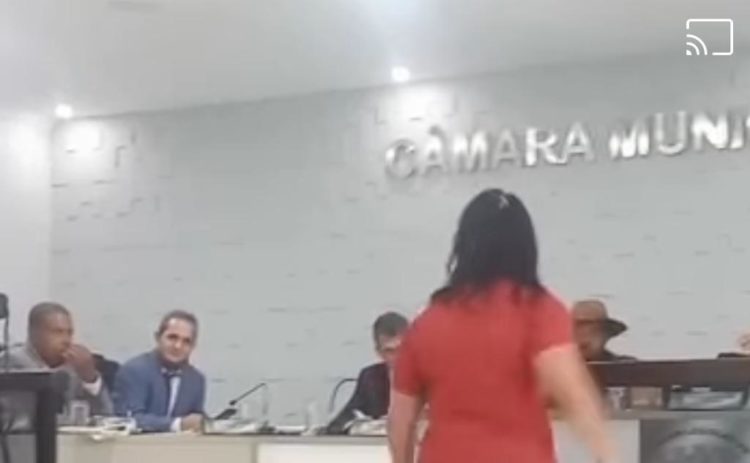 Quissmã-RJ: Mulher tenta agredir vereador durante sessão