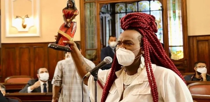 Benny Brioli: vereadora denuncia racismo