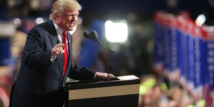 Crise interna nos EUA: Veja como Donald Trump explora a crise para atacar o presidente Joe Biden