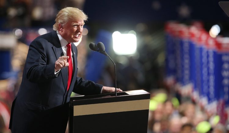 Crise interna nos EUA: Veja como Donald Trump explora a crise para atacar o presidente Joe Biden