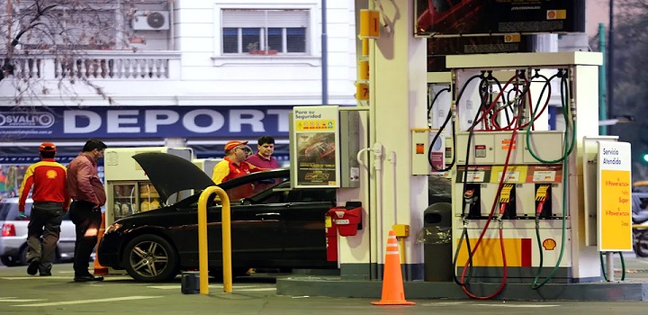 Gasolina na ARGENTINA: Na Argentina motoristas estrangeiros têm o limite de 15 litros de gasolina por abastecimento.