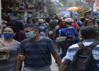 Rio e Janeiro libera uso de máscaras em locais fechados