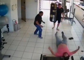 Personal trainer agride sindico em academia no DF