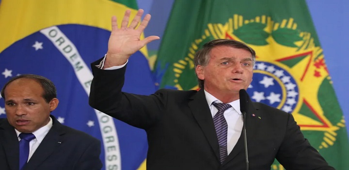 Presidente Bolsonaro usa termo racista ao se referir a peso de apoiador