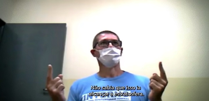 policial militar reformado Ronnie Lessa, de 51 anos, preso desde 2020, na Penitenciária Federal de Segurança Máxima de Campo Grande (MS), acusado de assassinar a vereadora Marielle Franco (PSOL) e o motorista Anderson Gomes, falou sobre sua relação com o presidente Jair Bolsonaro (PL) em entrevista exclusiva à Veja.