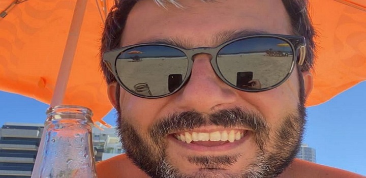 perícia no carro do farmacêutico Carlos Alexandre Resende, de 40 anos, morto com um tiro na cabeça durante um assalto na Tijuca,