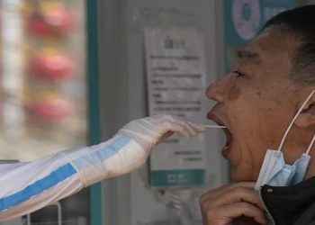 A China registrou, neste sábado (19), as primeiras mortes por Covid-19 desde janeiro de 2021