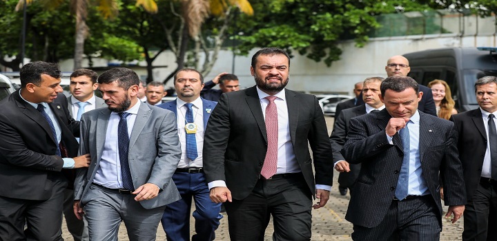 Reformas nas delegacias do Estado e aumento na gratificação de policiais civis do rj