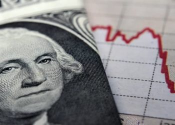 Entenda por que o dólar está caindo