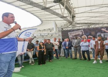 Calçada da Fama no Maracana ganha marca de ídolos do Flamengo