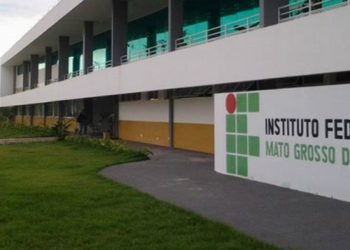 estudante de informática de 18 anos está sendo acusado por diversos colegas de proferir ofensas racistas e fazer apologia ao nazismo