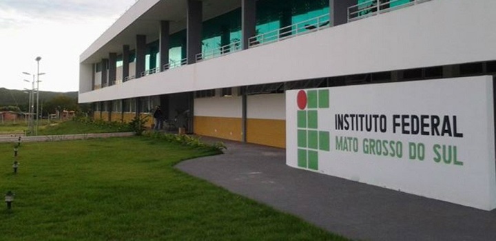 estudante de informática de 18 anos está sendo acusado por diversos colegas de proferir ofensas racistas e fazer apologia ao nazismo