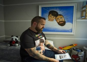 Caso Henry: um ano após morte de menino, pai mantém quarto com roupas e brinquedos;