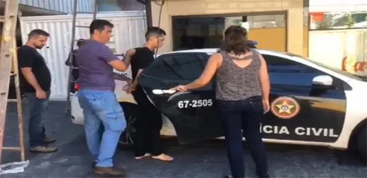 Homem mata a mãe e fere a prima no RJ