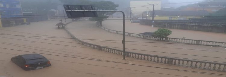Temporal de domingo em Petrópolis tem cinco mortos e desaparecidos, afirma Defesa Civil
