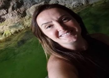 Colmeia Magica: diretora de escola se entrega