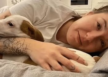 Anastasiia Yalanskaya foi morta ao levar ração para cães em um abrigo em Kiev