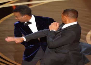 tapa de will smith em chris rock; will smith proibido de ir ao oscar por 10 anos