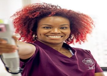 AZarah Flor Estética e Laser ganhou mercado rapidamente por causa de uma técnica que a empresária desenvolveu para fazer depilação a laser em pele negra.