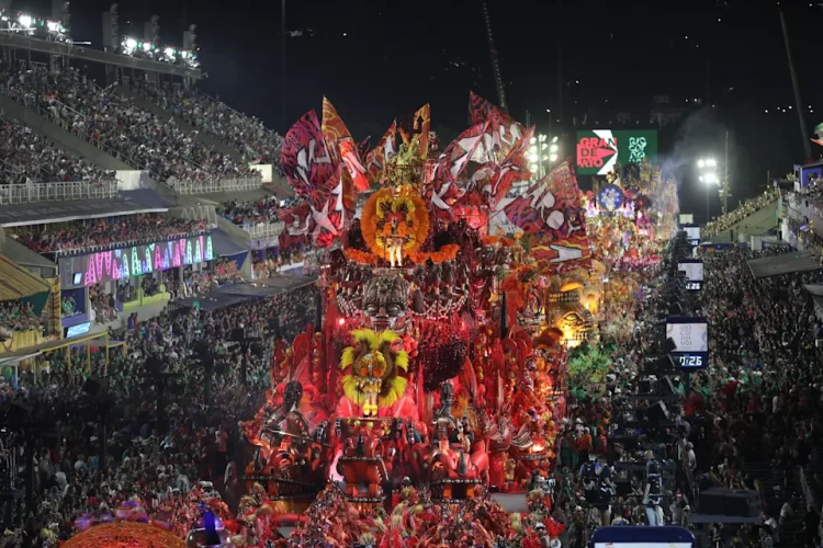 A Grande Rio levou carros impressionantes para o desfile de 2022 (Foto: Fábio Motta / Riotur)