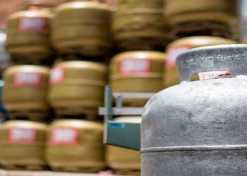 Gás de cozinha já vale quase 10% do salário mínimo